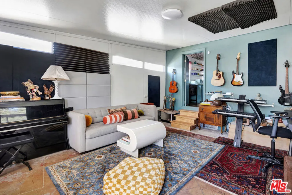 10623 Woodward Avenue, Sunland, California 91040 home-pic-30